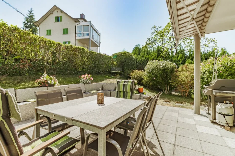 Proprietà polivalente con due unità residenziali di alta qualità e vista sul lago – foto 10 di 18