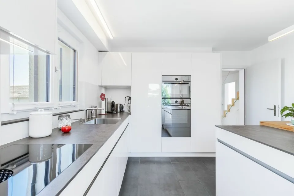 Proprietà polivalente con due unità residenziali di alta qualità e vista sul lago – foto 6 di 18