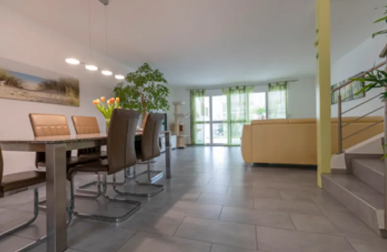 Charmantes 5.5-Zimmer-Doppeleinfamilienhaus in Lyss – Foto 7 von 28