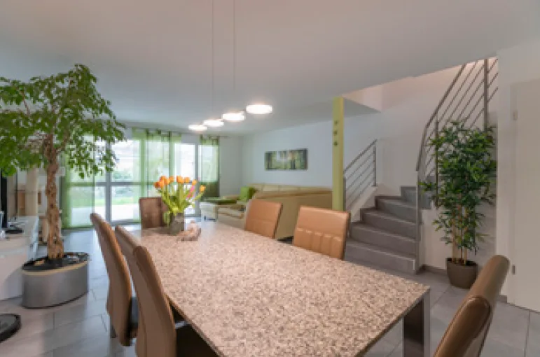Charmantes 5.5-Zimmer-Doppeleinfamilienhaus in Lyss – Foto 6 von 28