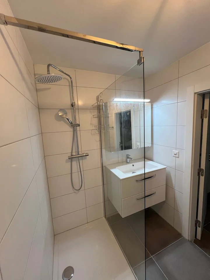 Renovated 3-room apartment – CHF 1’050.– including charges