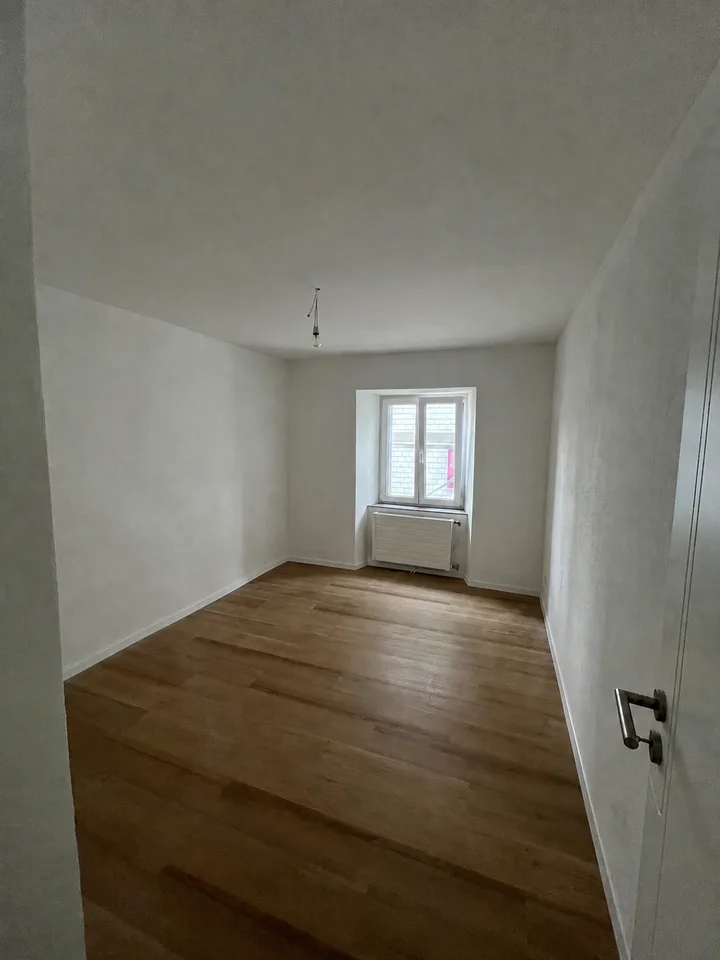 Renovated 3-room apartment – CHF 1’050.– including charges