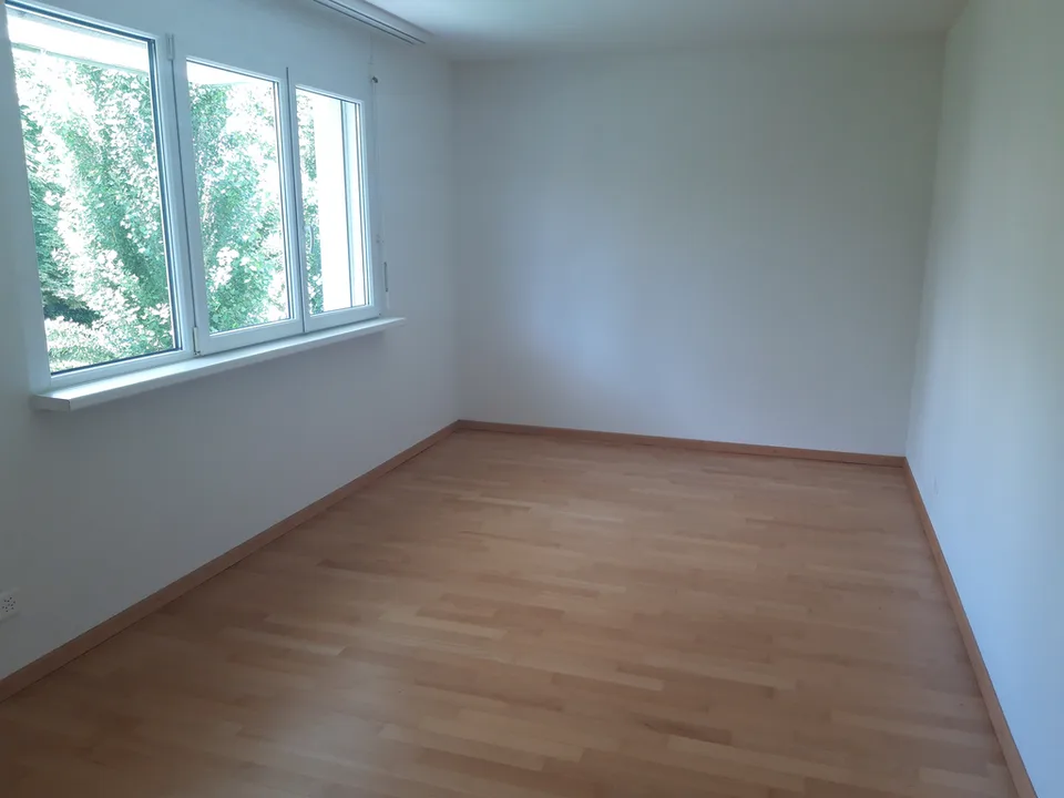 Spaziosa maisonette appartamento con giardino e due bagni