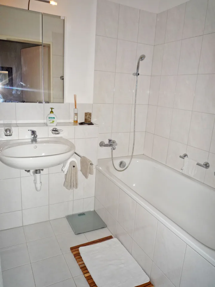 Spaziosa maisonette appartamento con giardino e due bagni