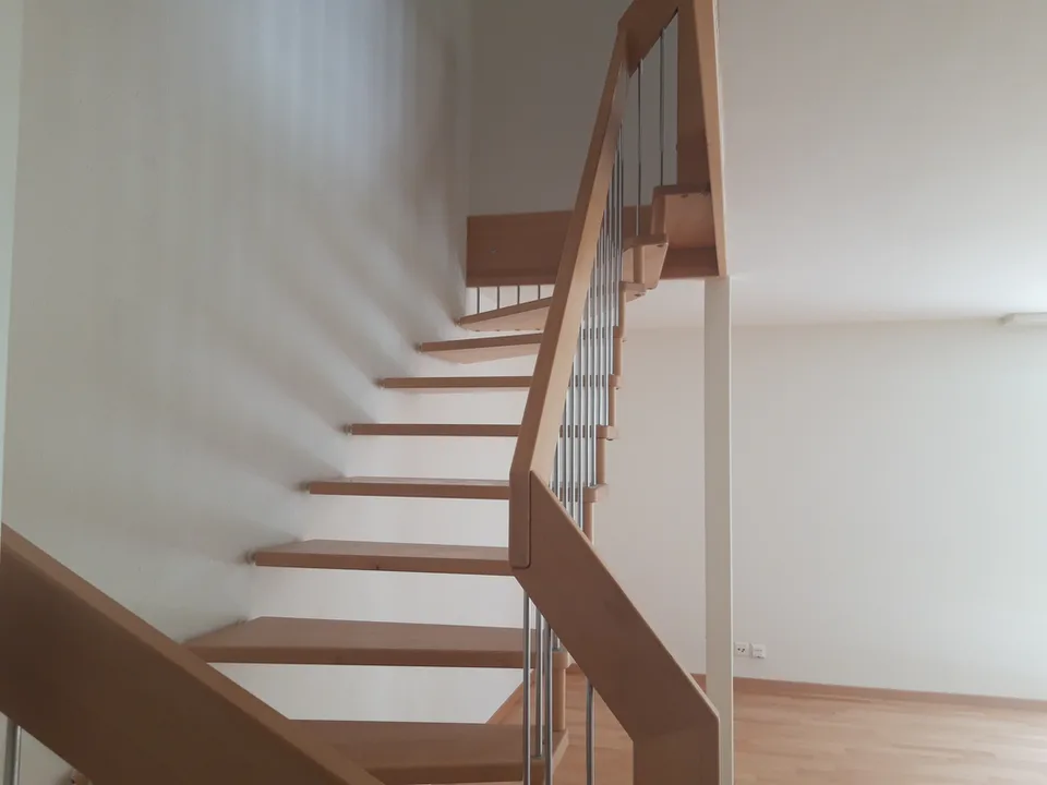 Spaziosa maisonette appartamento con giardino e due bagni