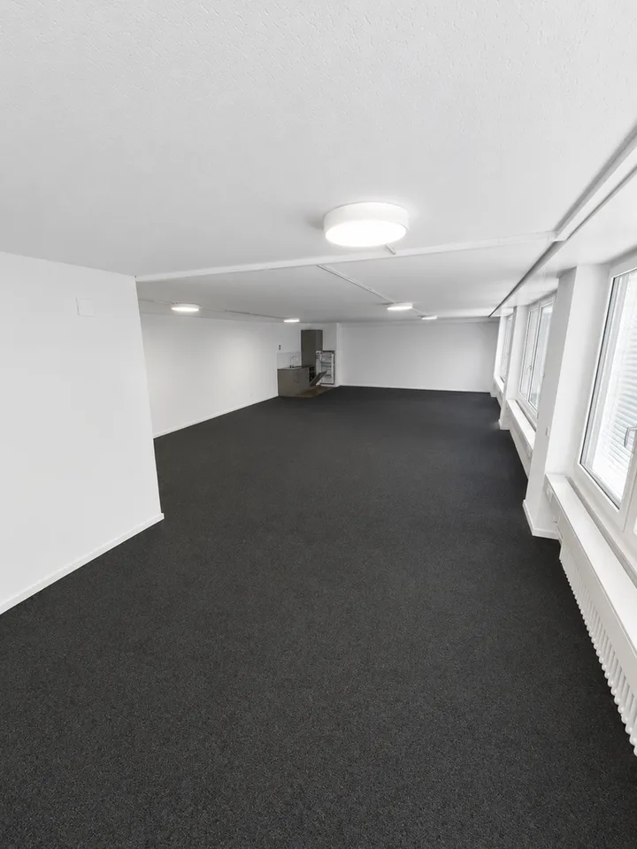 Heller Praxisraum im Herzen der Winterthurer Altstadt – Foto 3 von 4
