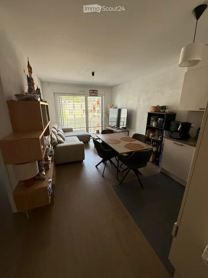 Bello appartamento di 2,5 locali a Vevey con balcone e posto auto