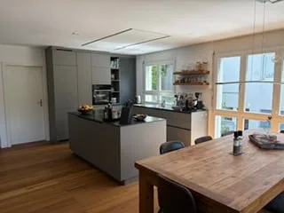 Vivre avec une vue : spacieuse maison semi-détachée de 5,5 pièces avec jardin