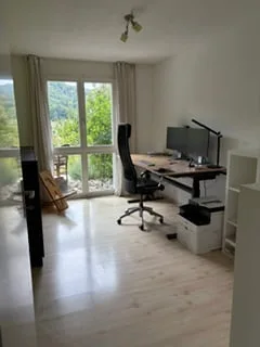 Vivre avec une vue : spacieuse maison semi-détachée de 5,5 pièces avec jardin
