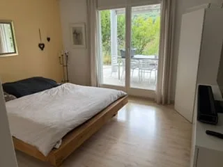 Vivre avec une vue : spacieuse maison semi-détachée de 5,5 pièces avec jardin