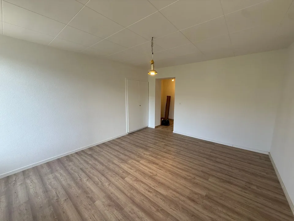 Charmantes Studio mit Balkon in Neuchâtel – Foto 3 von 6