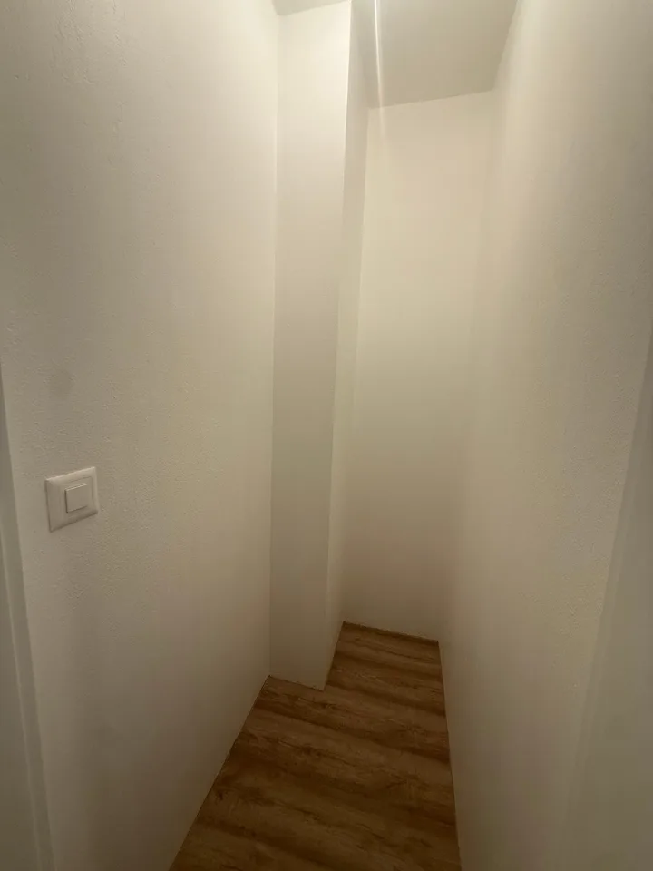 Charmantes Studio mit Balkon in Neuchâtel – Foto 5 von 6