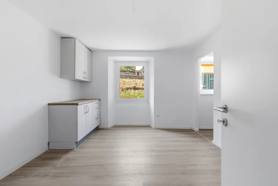 Interessante Investitionsmöglichkeit: Mietshaus mit 9 Einheiten – Foto 4 von 11