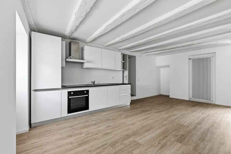 Interessante Investitionsmöglichkeit: Mietshaus mit 9 Einheiten – Foto 2 von 11