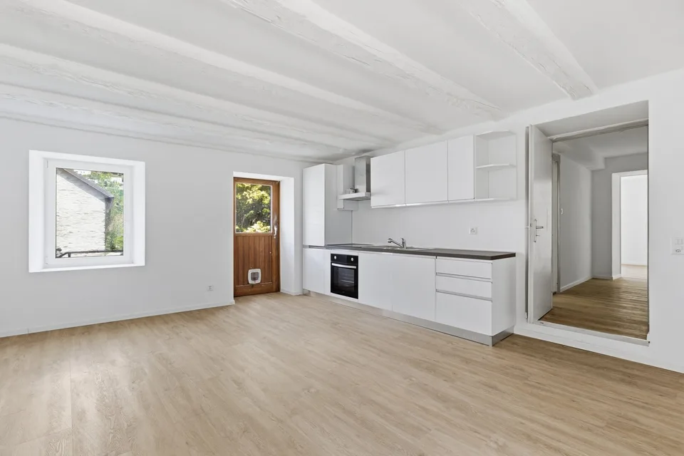 Interessante Investitionsmöglichkeit: Mietshaus mit 9 Einheiten – Foto 5 von 11