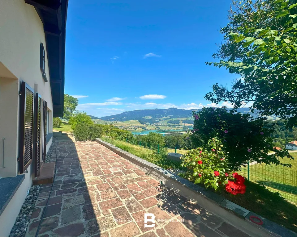 Le Bry - Magnifique villa rénovée avec superbe vue