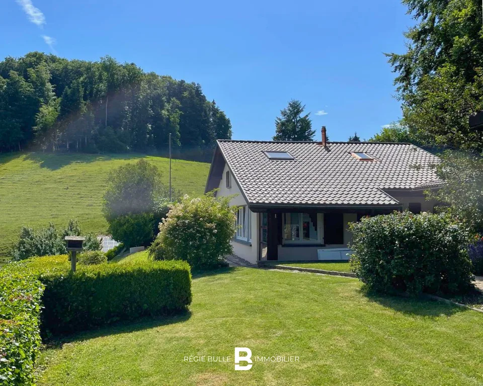 Le Bry - Magnifique villa rénovée avec superbe vue