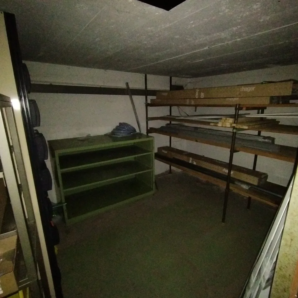 Lagerhallen zur Miete – Foto 13 von 19