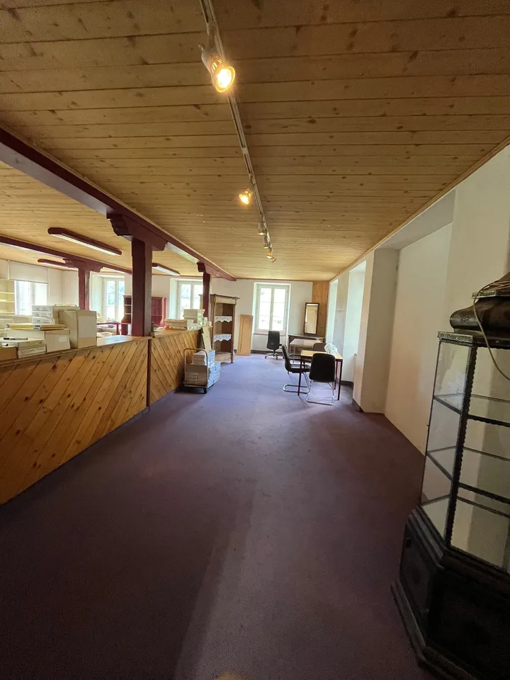 Historische Fabrikfläche mit Charakter – 250 m² Gewerberaum in Aeugstertal – Foto 4 von 13