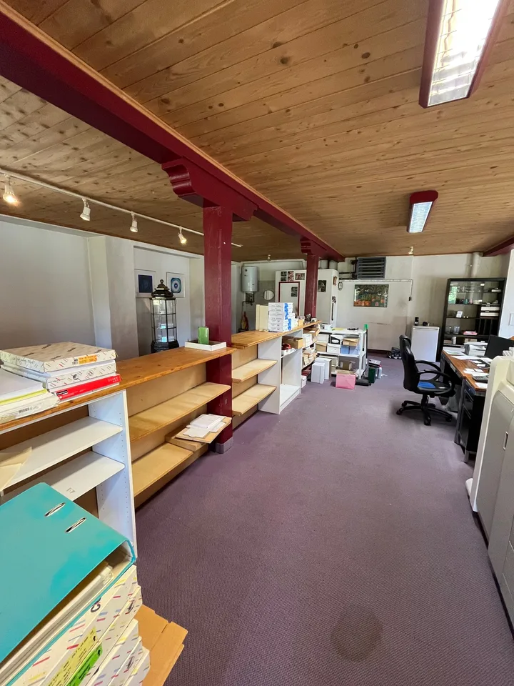 Historische Fabrikfläche mit Charakter – 250 m² Gewerberaum in Aeugstertal – Foto 5 von 13