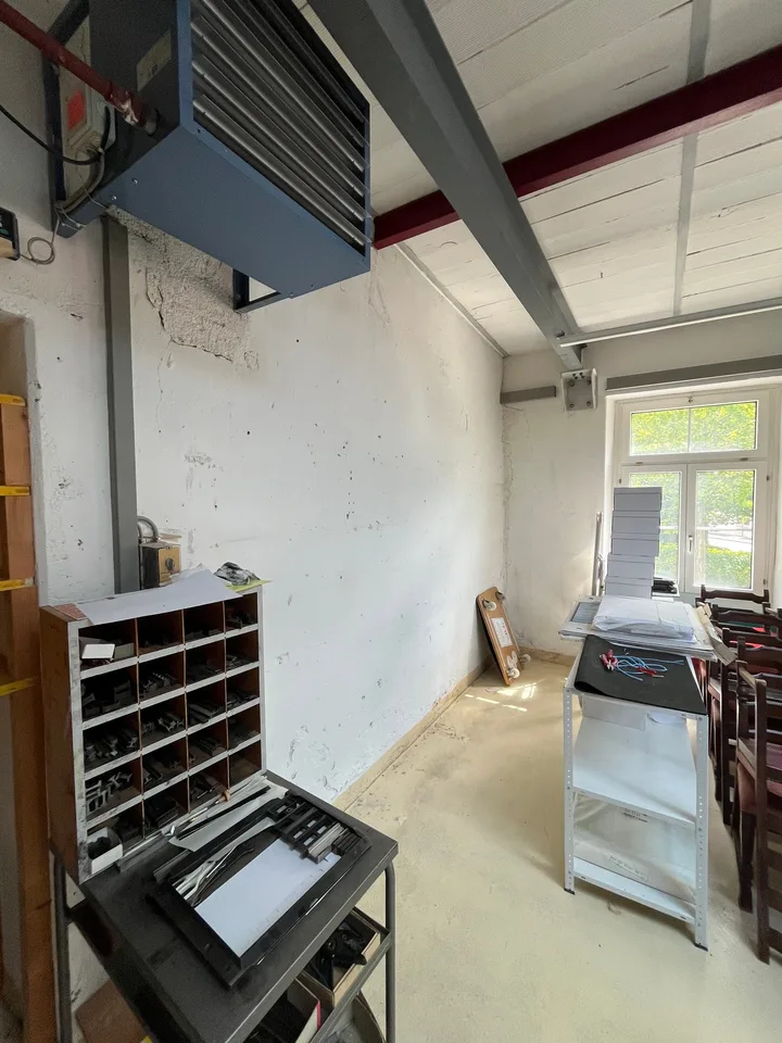 Historische Fabrikfläche mit Charakter – 250 m² Gewerberaum in Aeugstertal – Foto 8 von 13