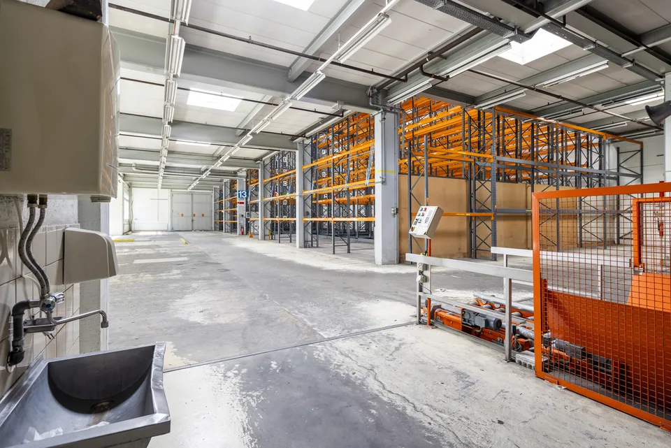 Werkstatt, Lager und Büro vereint unter einem Dach – Foto 6 von 13