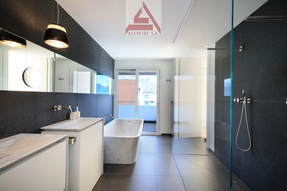 Lussuoso attico duplex / Luxuriöse Attika-Duplex-Wohnung – Foto 11 von 13