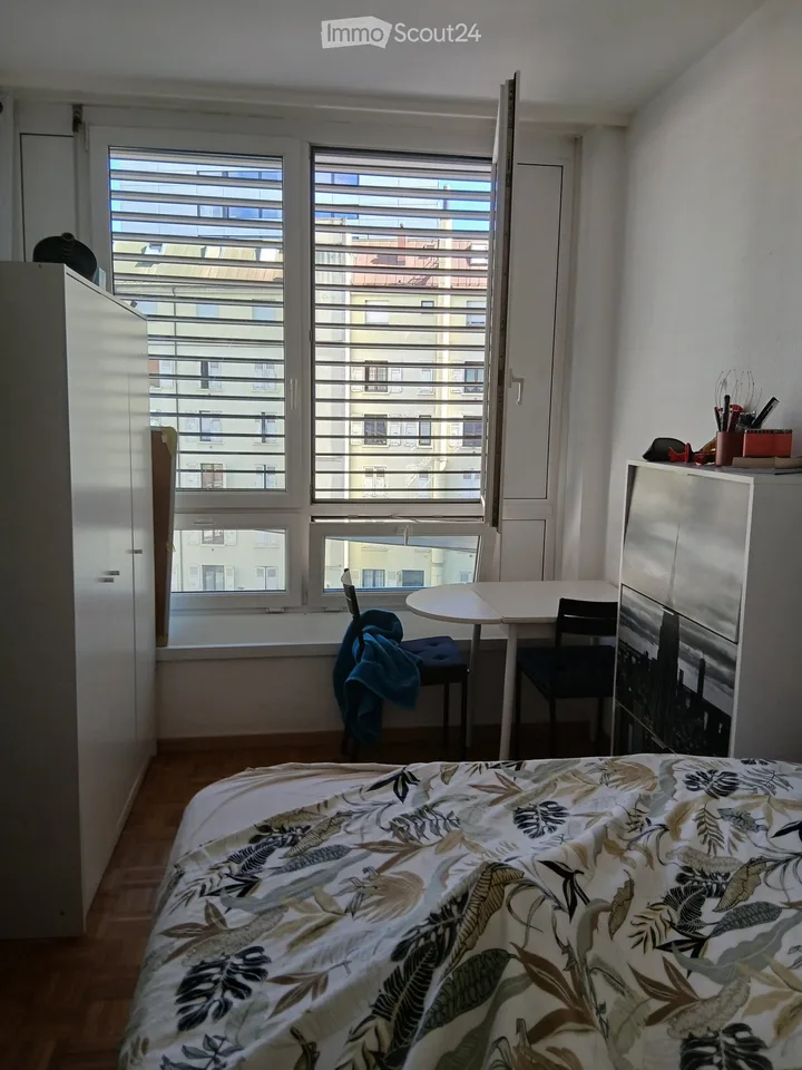 Zimmer zur Miete für Frauen in einer sehr ruhigen Wohnung – Foto 2 von 2