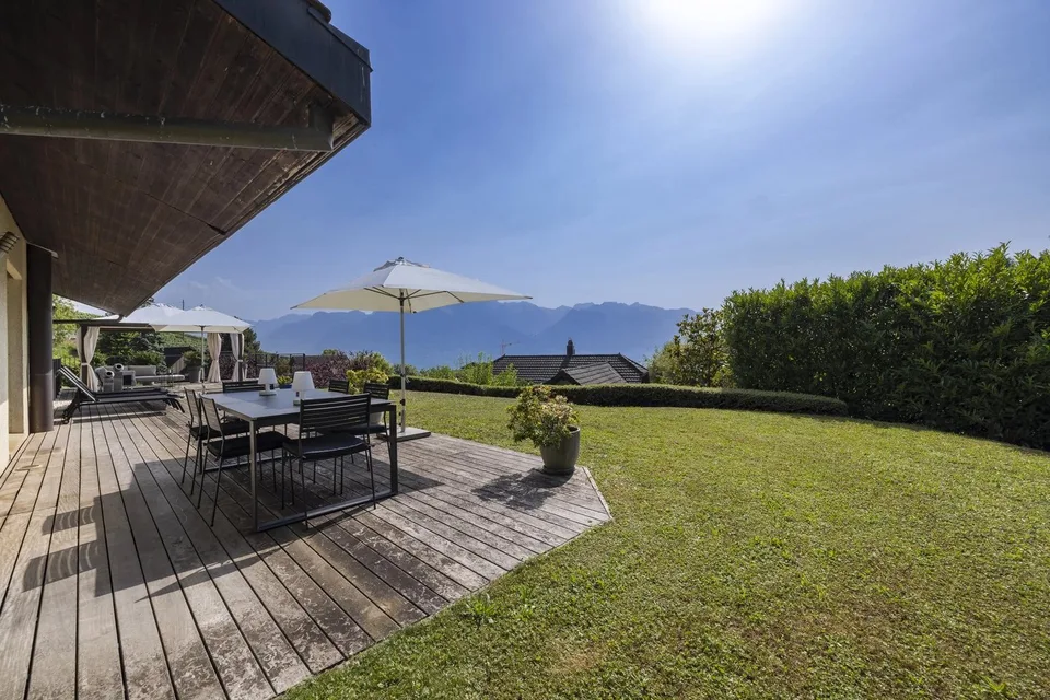 Schöne Einzelvilla mit hübschem Seeblick – Foto 7 von 13