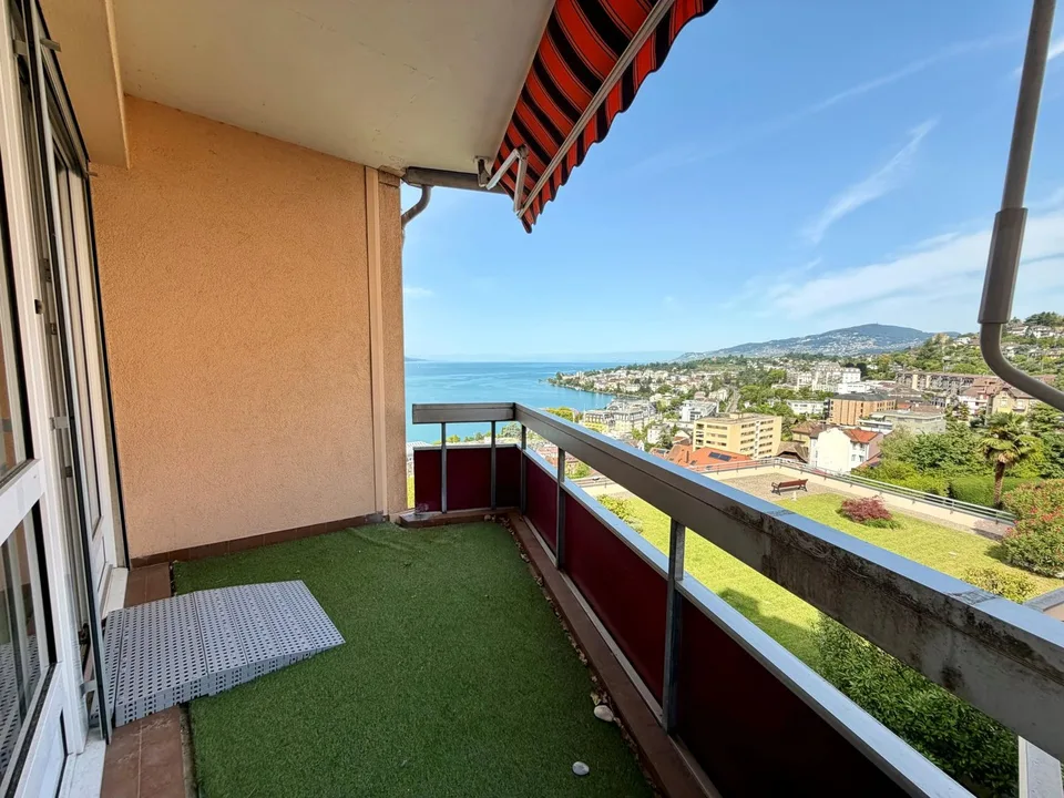 Schönes 2.5-Zimmer-Wohnung zur Renovierung mit Seeblick – Foto 2 von 10