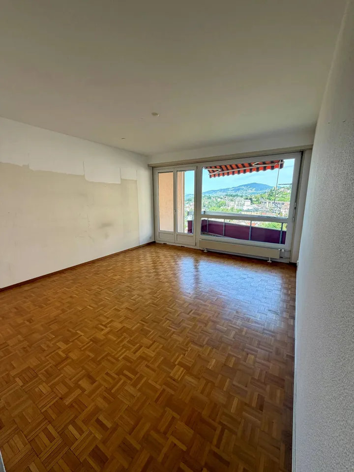 Schönes 2.5-Zimmer-Wohnung zur Renovierung mit Seeblick – Foto 4 von 10