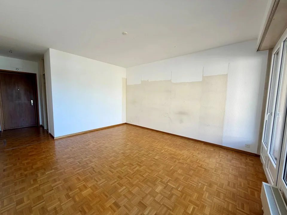 Schönes 2.5-Zimmer-Wohnung zur Renovierung mit Seeblick – Foto 8 von 10