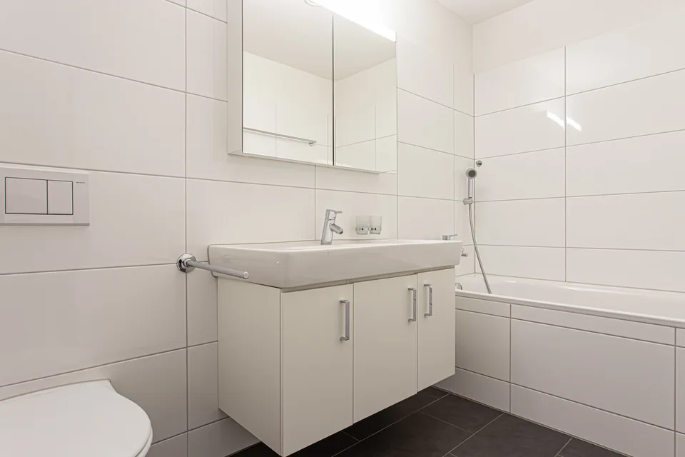 HELLE 3.5 Zimmer-Wohnungen mit GROSSZÜGIGEM Balkon zu vermieten