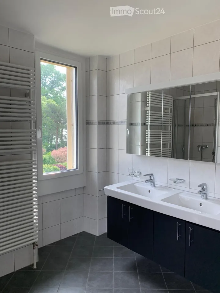 3.5 room apartment by the lake with private garden