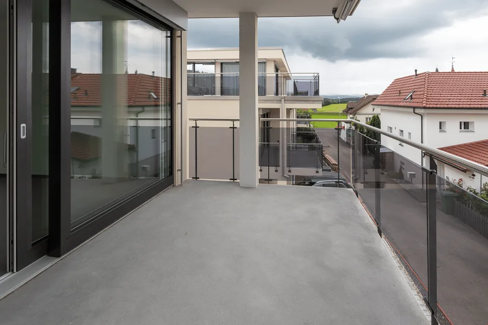 Appartamento moderno con standard elevati, vista sulle Alpi e balcone soleggiato a Boswil