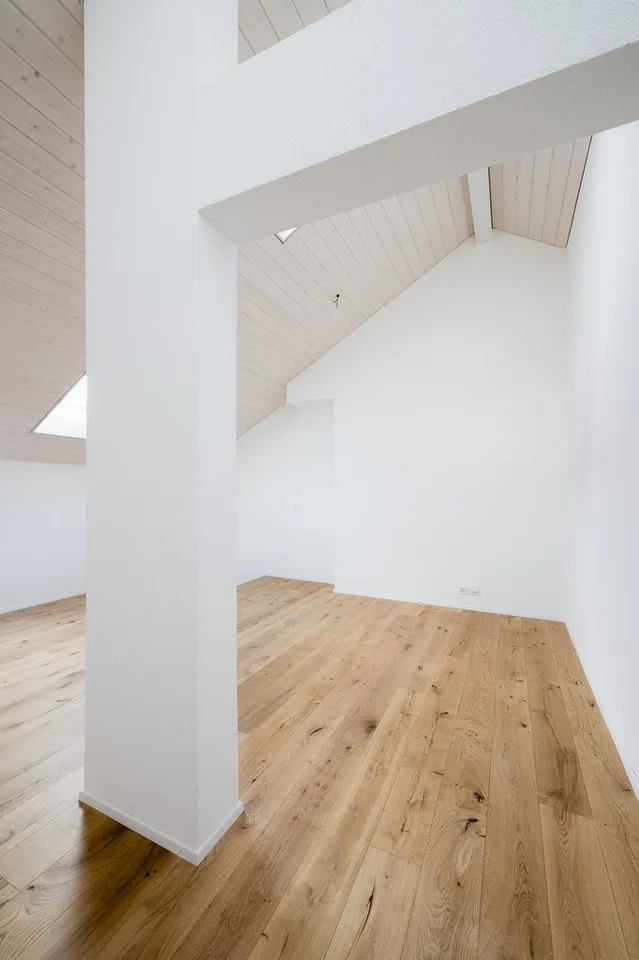 Appartamento mansardato moderno 2 locali nel Lädelizentrum Heimberg