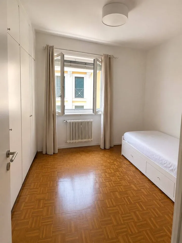 Lugano Centro: camera in appartamento condiviso. Vista lago – foto 2 di 7