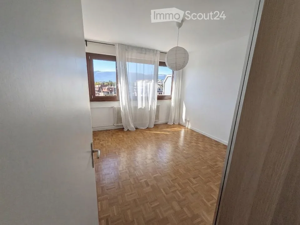 Urgente - Appartamento 3 locali a Châtelaine con parcheggio interno