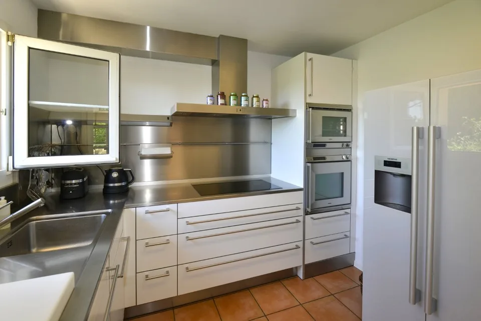 Prächtige und geräumige 7,5-Zimmer-Villa mit Pool – Foto 12 von 20
