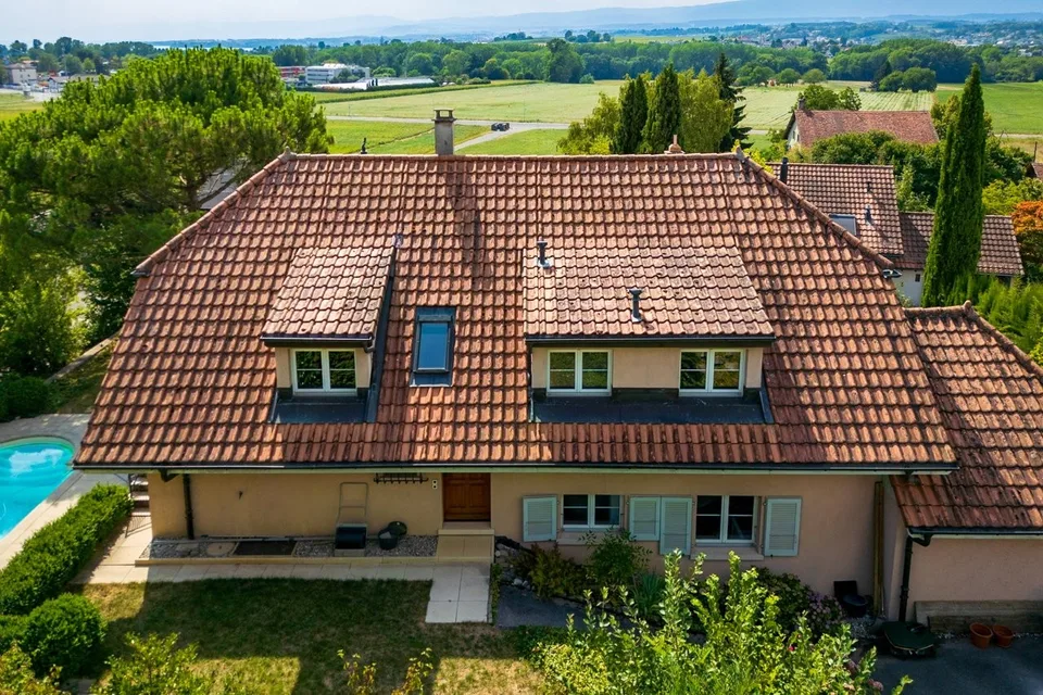 Prächtige und geräumige 7,5-Zimmer-Villa mit Pool – Foto 3 von 20
