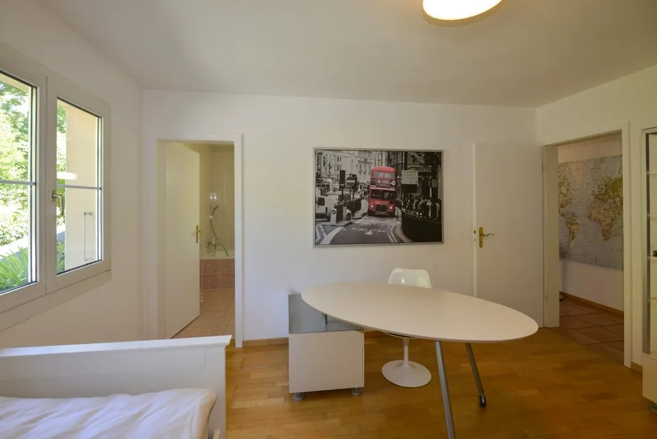 Prächtige und geräumige 7,5-Zimmer-Villa mit Pool – Foto 13 von 20