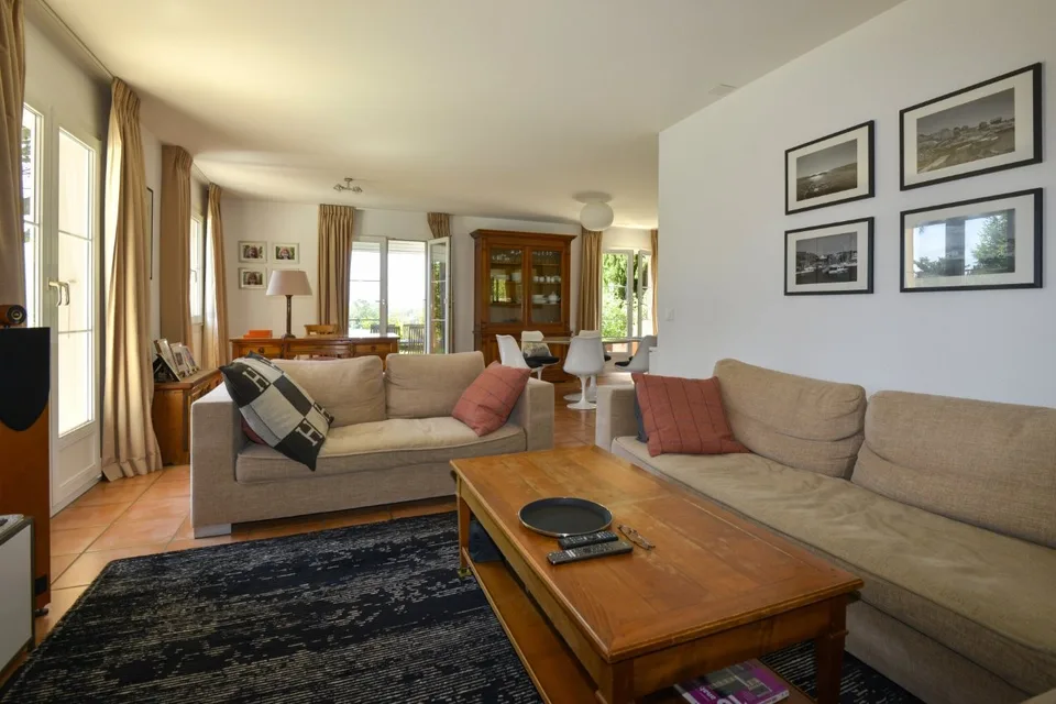 Prächtige und geräumige 7,5-Zimmer-Villa mit Pool – Foto 10 von 20