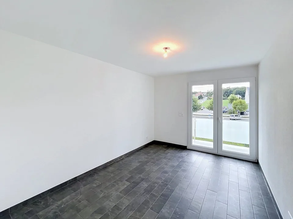 Geräumige 5.5-Zimmer-Villa mit Terrasse und Garten – Foto 12 von 13