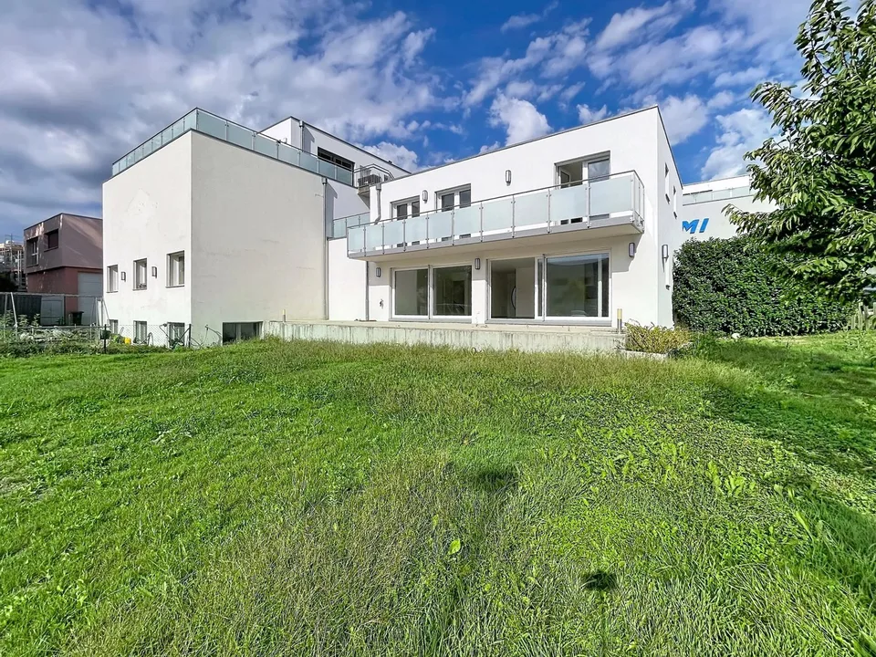 Geräumige 5.5-Zimmer-Villa mit Terrasse und Garten – Foto 2 von 13