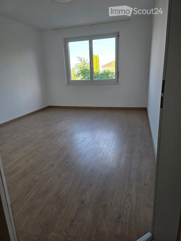 Attractive 4.5 room ownership apartment in Ermatingen – living where others vacation – photo 9 of 21