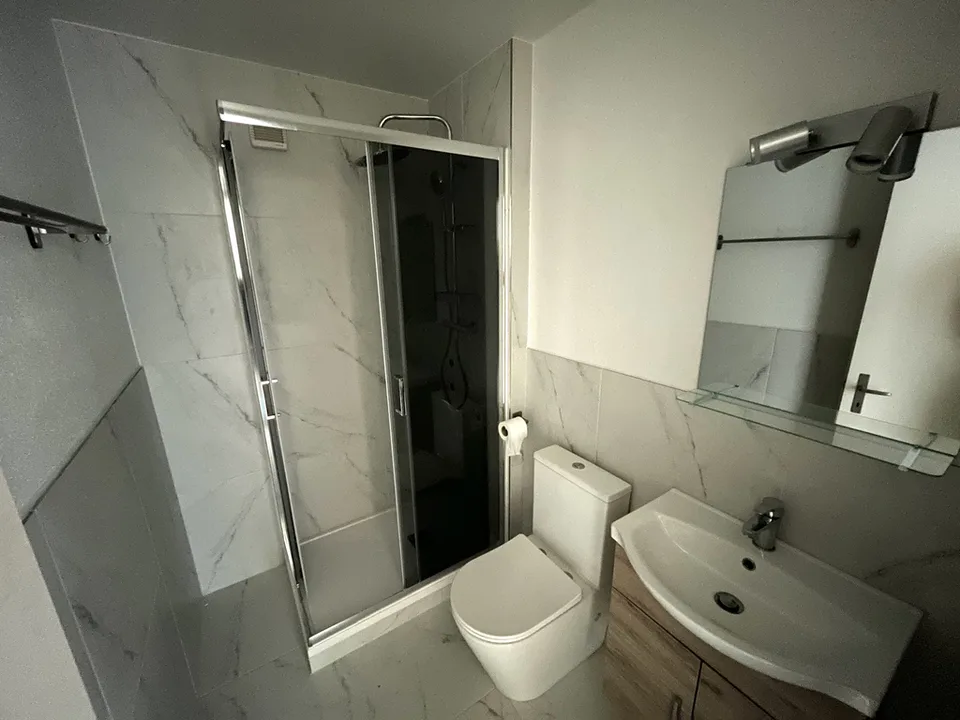 CHARMANTE MÖBILIERTE 2-Zimmer-Wohnung in Basel – Foto 3 von 7