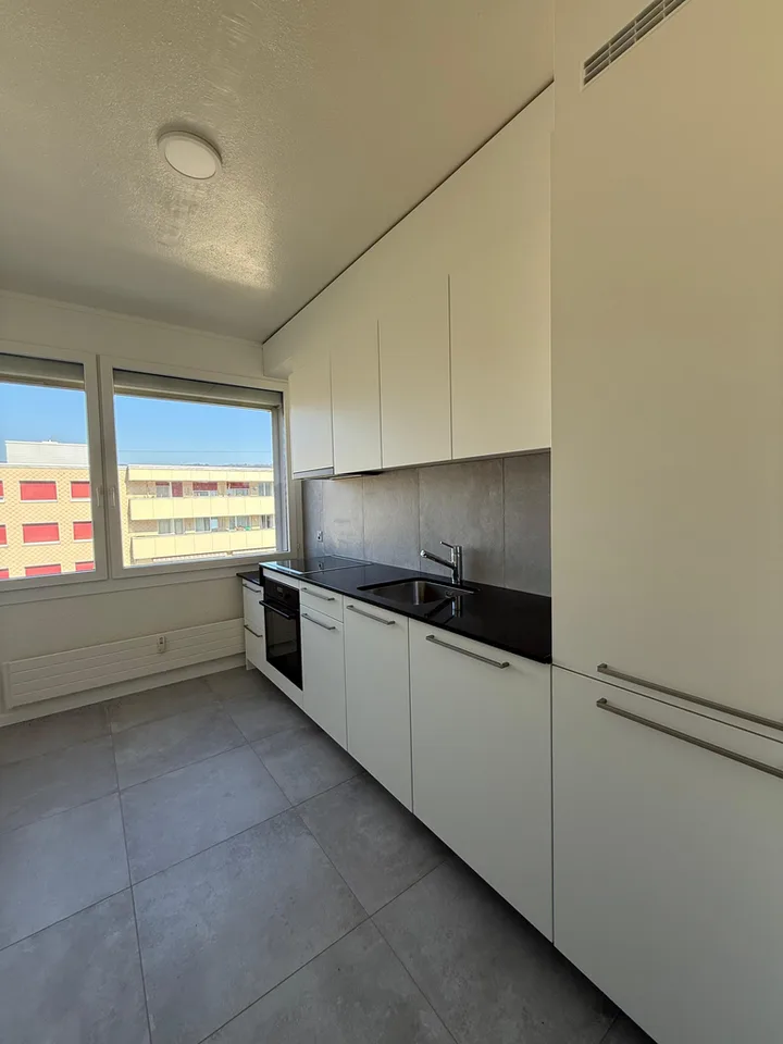 Sanierte 3-Zimmerwohnung im 4. Stock mit Balkon – Foto 2 von 10
