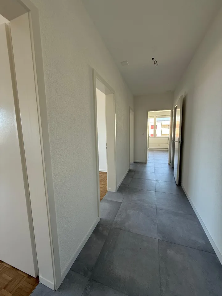 Sanierte 3-Zimmerwohnung im 4. Stock mit Balkon – Foto 4 von 10
