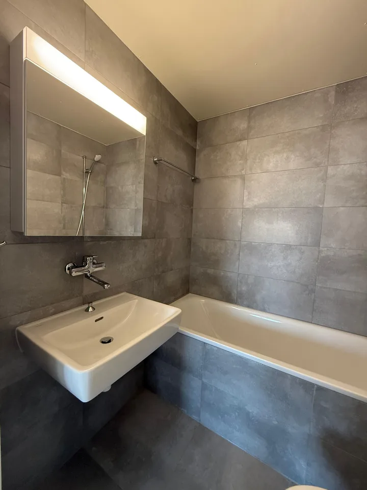 Sanierte 3-Zimmerwohnung im 4. Stock mit Balkon – Foto 7 von 10