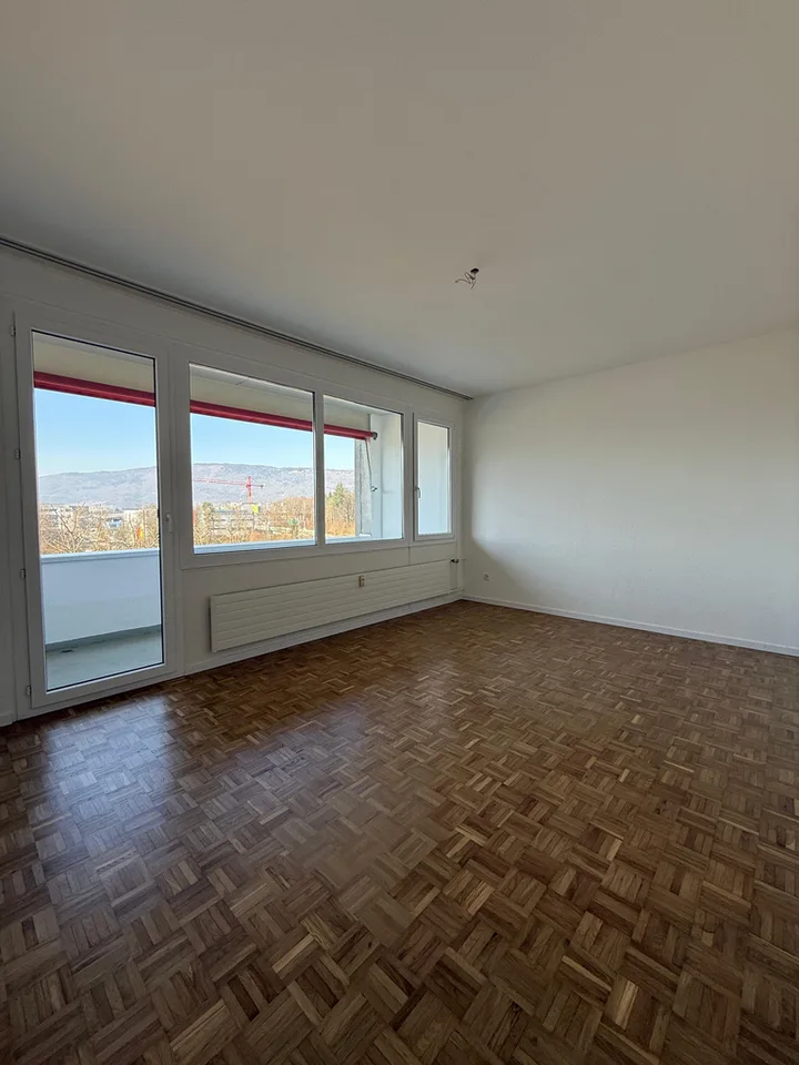 Sanierte 3-Zimmerwohnung im 4. Stock mit Balkon – Foto 3 von 10